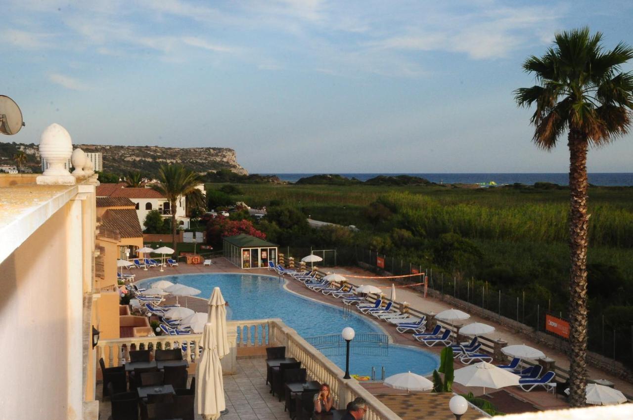 Arenas De Son Bou Hotel Bagian luar foto