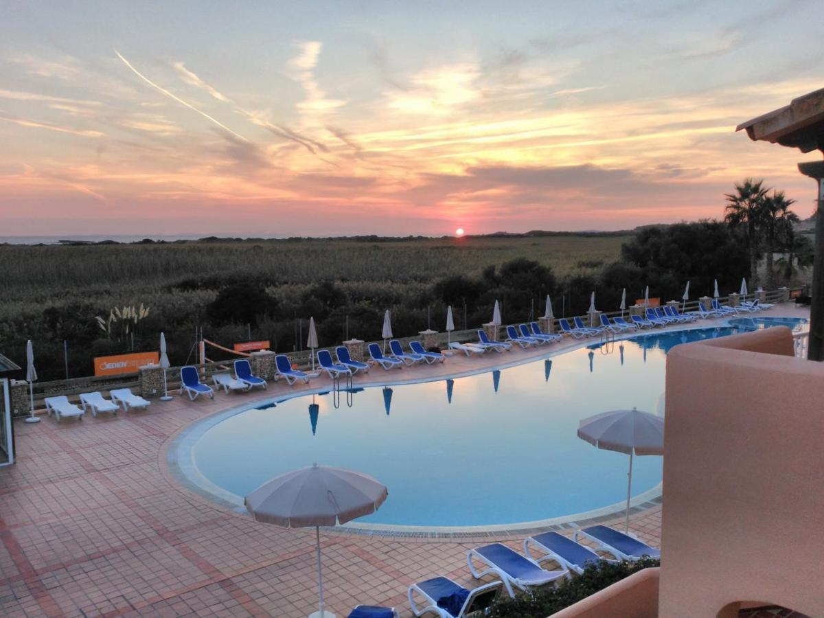 Arenas De Son Bou Hotel Bagian luar foto
