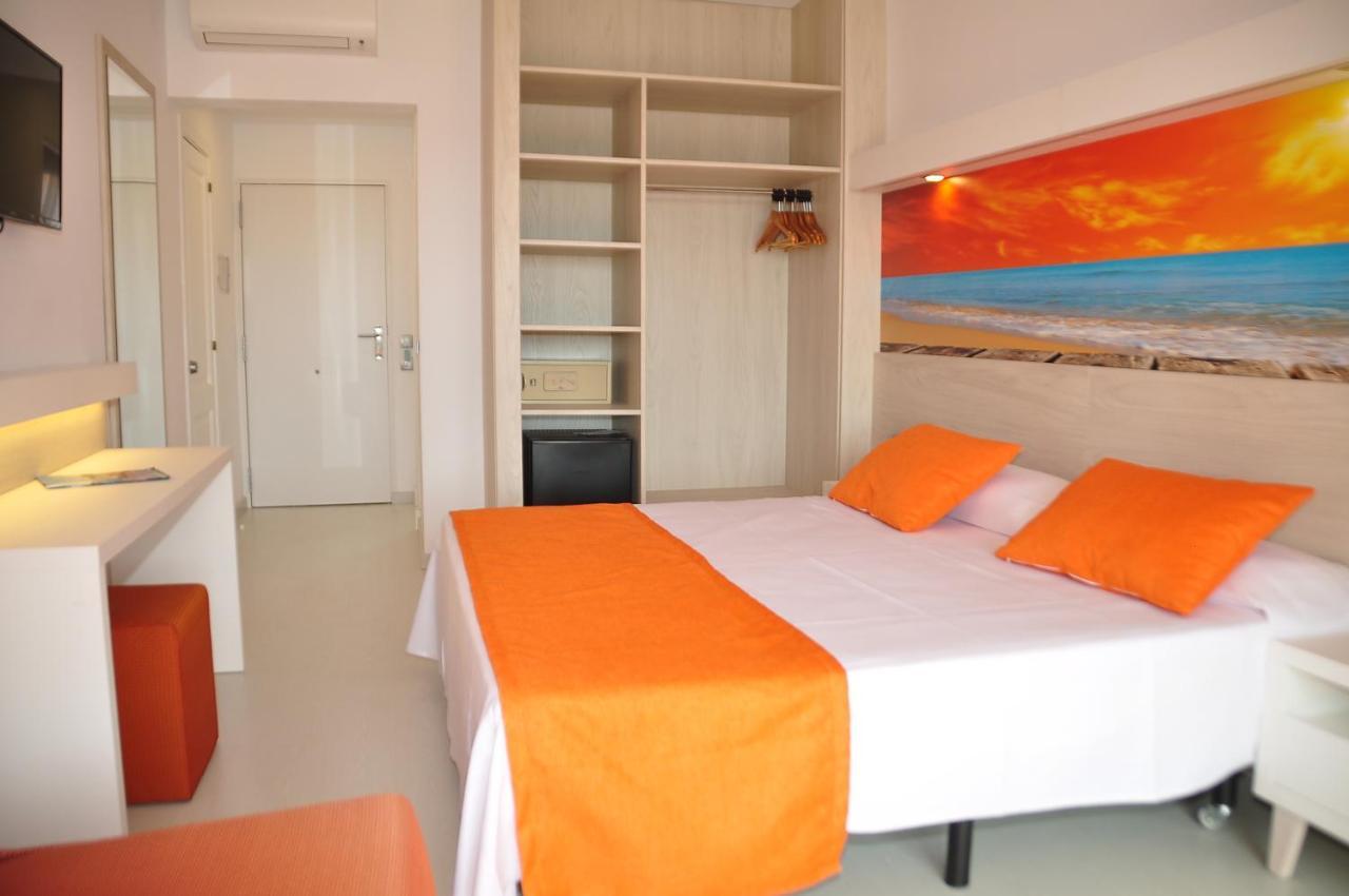 Arenas De Son Bou Hotel Bagian luar foto