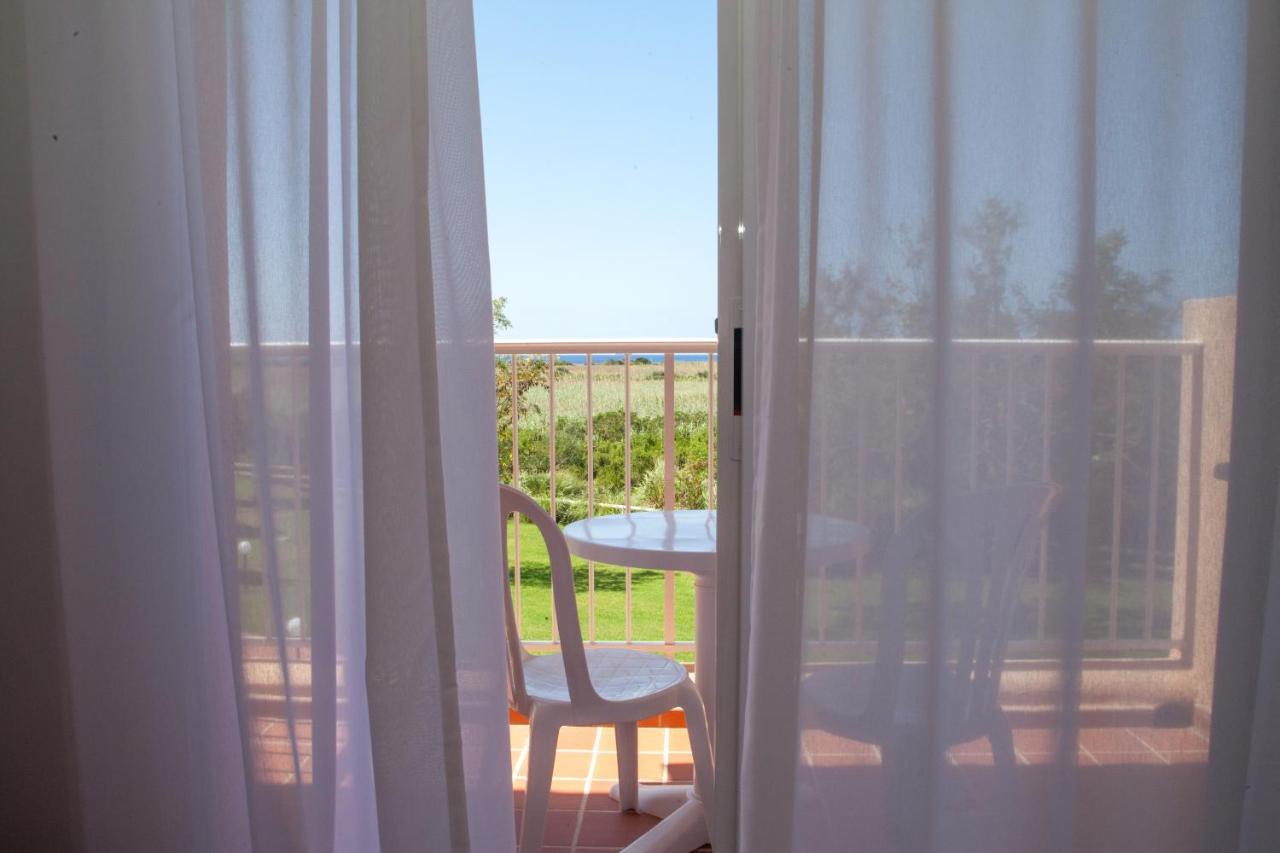 Arenas De Son Bou Hotel Bagian luar foto