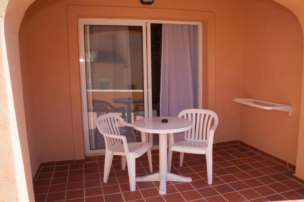 Arenas De Son Bou Hotel Bagian luar foto