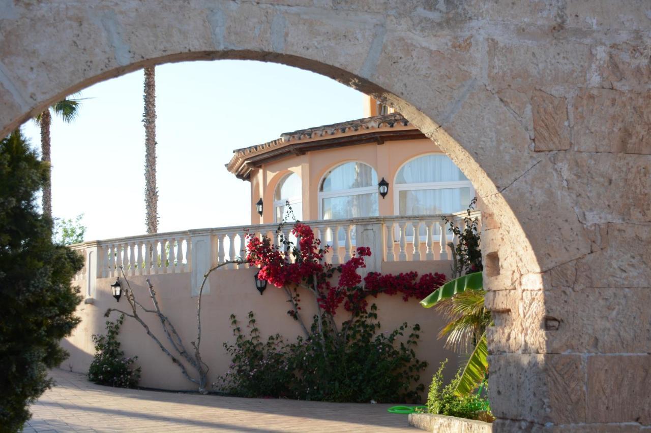 Arenas De Son Bou Hotel Bagian luar foto