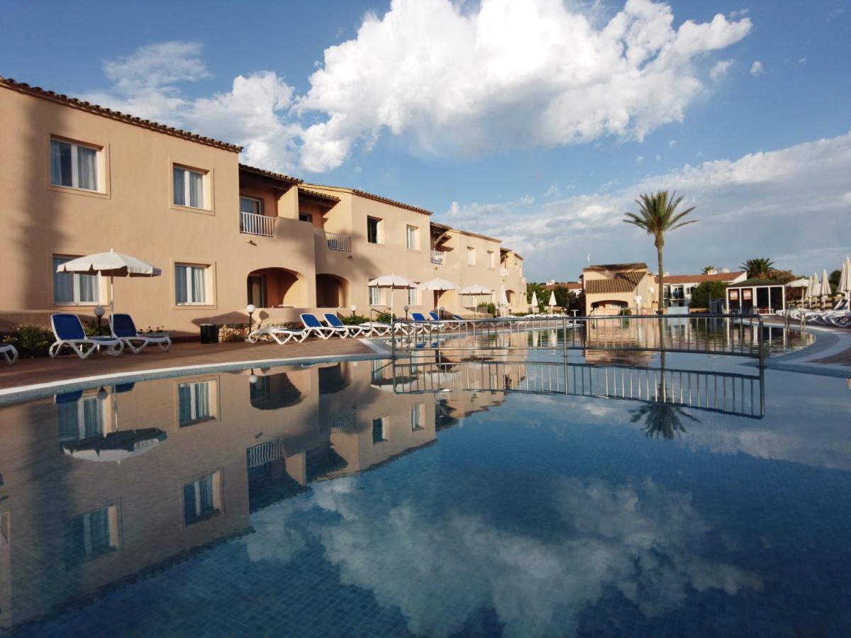 Arenas De Son Bou Hotel Bagian luar foto