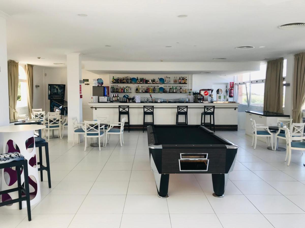Arenas De Son Bou Hotel Bagian luar foto