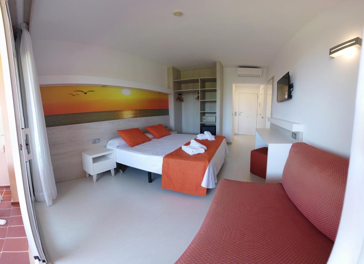 Arenas De Son Bou Hotel Bagian luar foto