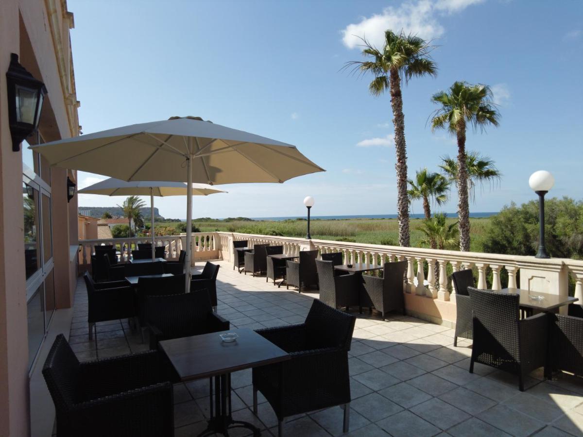 Arenas De Son Bou Hotel Bagian luar foto