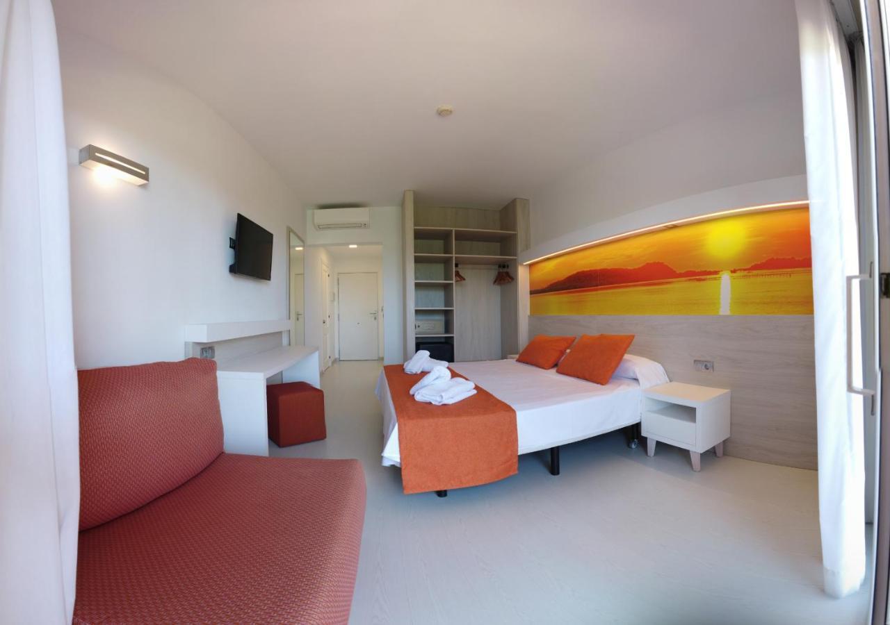 Arenas De Son Bou Hotel Bagian luar foto