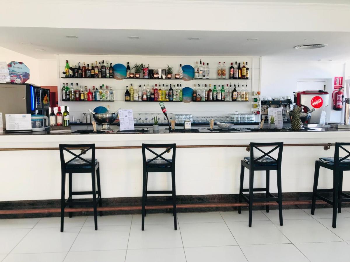 Arenas De Son Bou Hotel Bagian luar foto