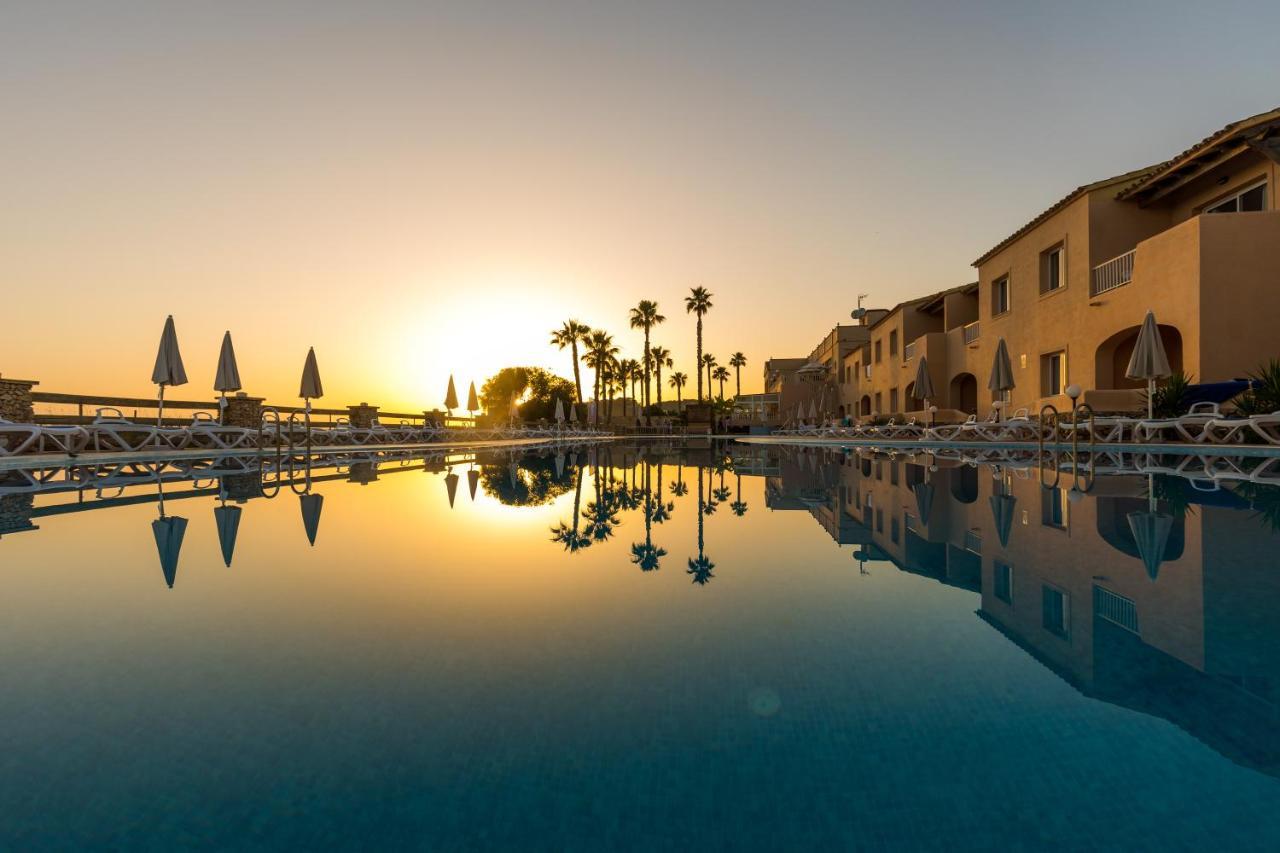 Arenas De Son Bou Hotel Bagian luar foto