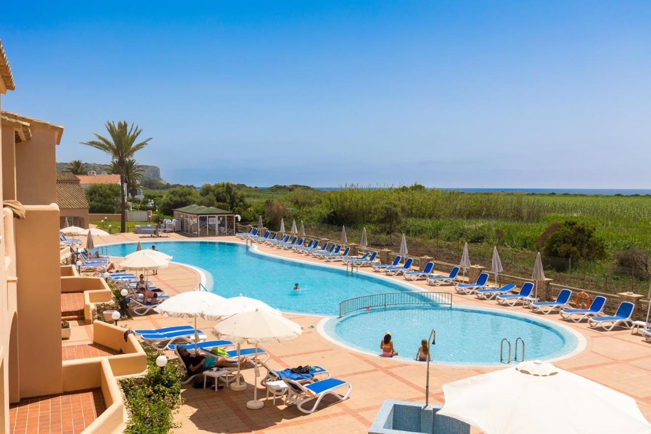 Arenas De Son Bou Hotel Bagian luar foto