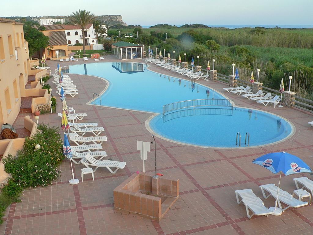 Arenas De Son Bou Hotel Bagian luar foto